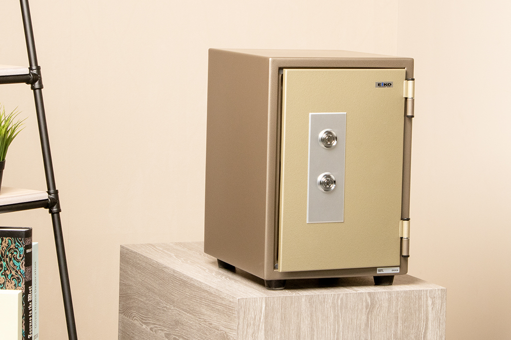 Safes and Lockers