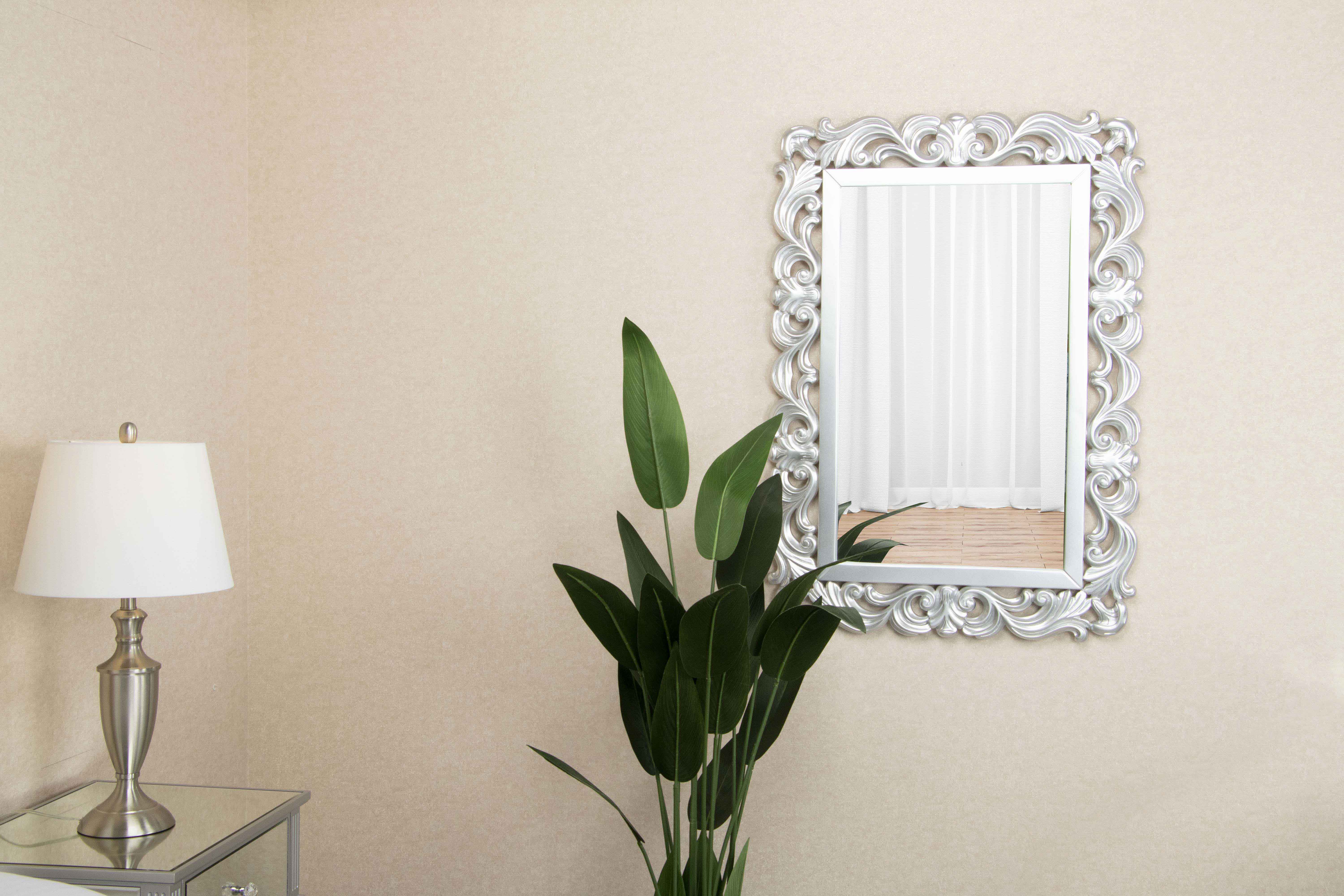 Wall décor & mirrors