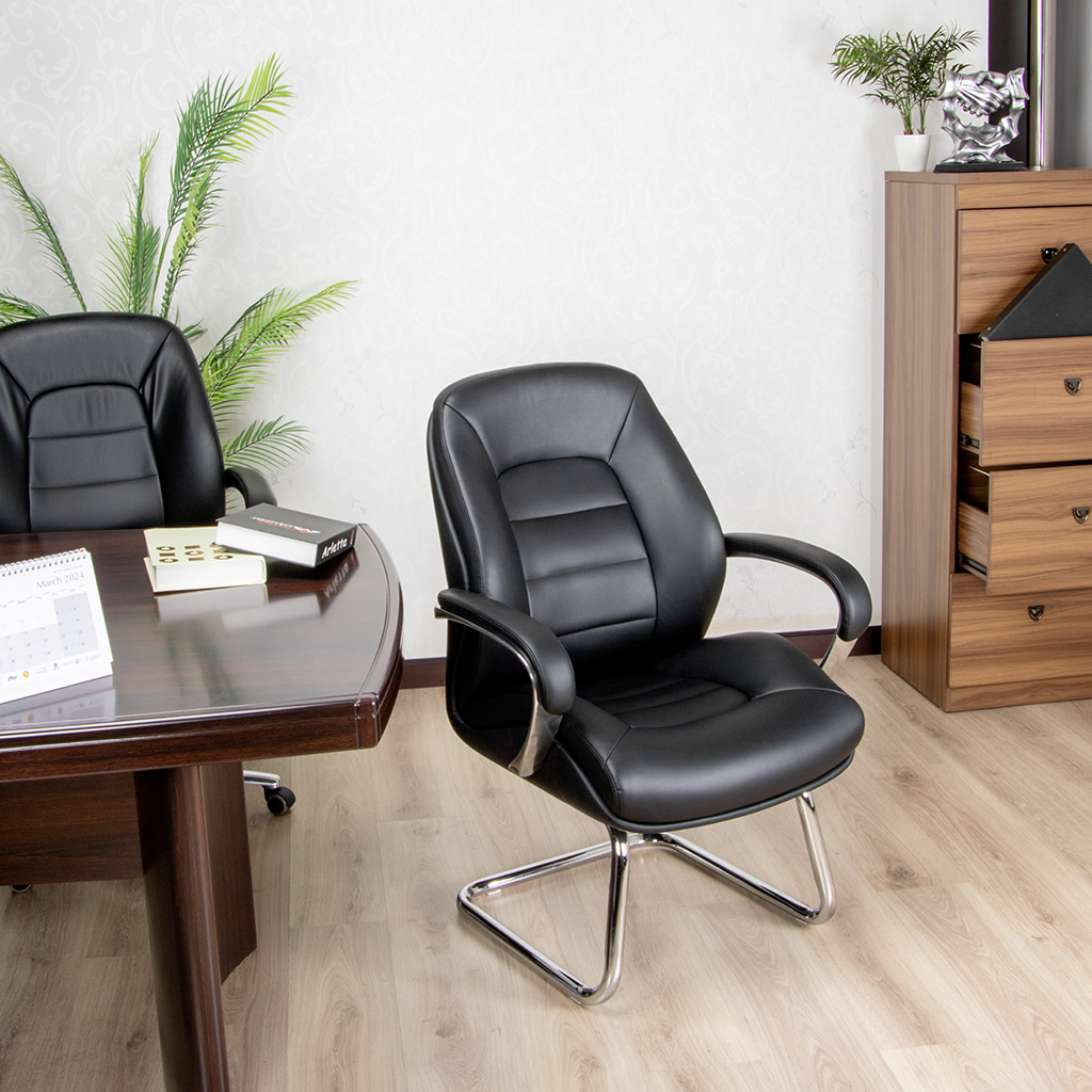 F381 VISITOR CHAIR BLACK